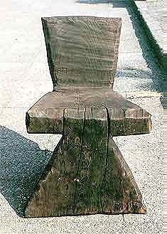 チェンソーで作った椅子