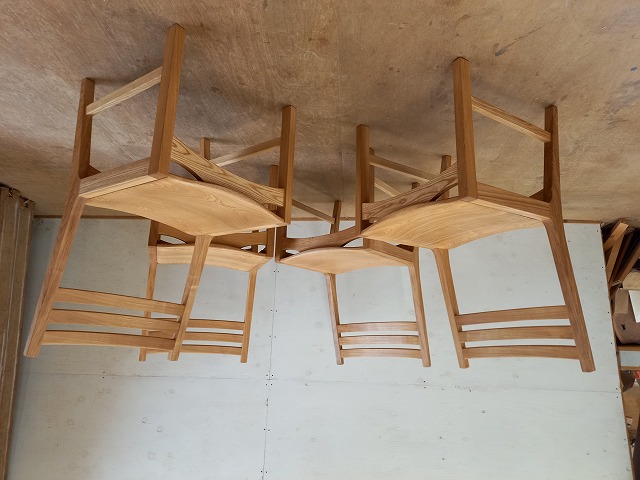タモ材のテーブルセット　椅子