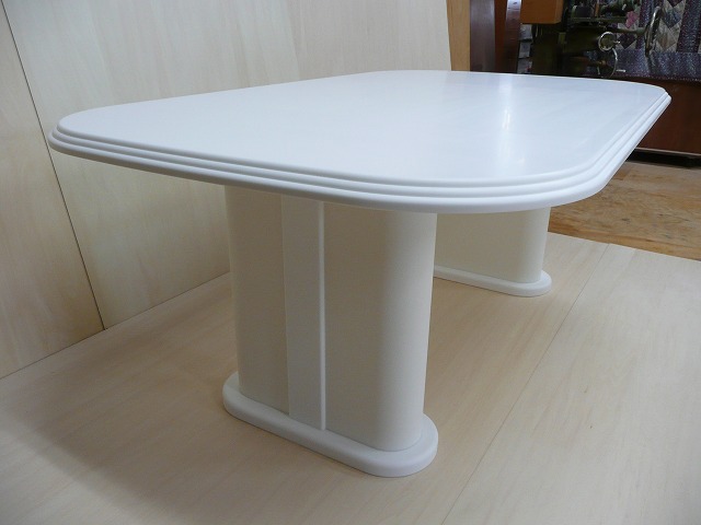 人工大理石のテーブル001